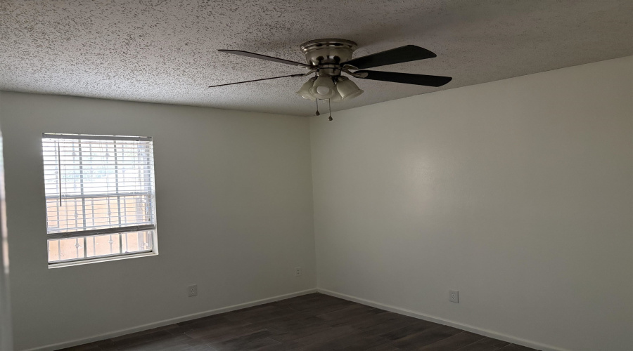 403 Carreta Ct, Laredo, Texas 78045-7854, 4 Bedrooms Bedrooms, 5 Rooms Rooms,2 BathroomsBathrooms,Residential,For Sale,403 Carreta Ct,20262008