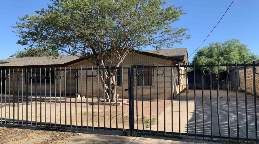 1718 Willow St, Laredo, Texas 78045, 3 Bedrooms Bedrooms, 5 Rooms Rooms,2 BathroomsBathrooms,Residential,For Rent,1718 Willow St,20262014
