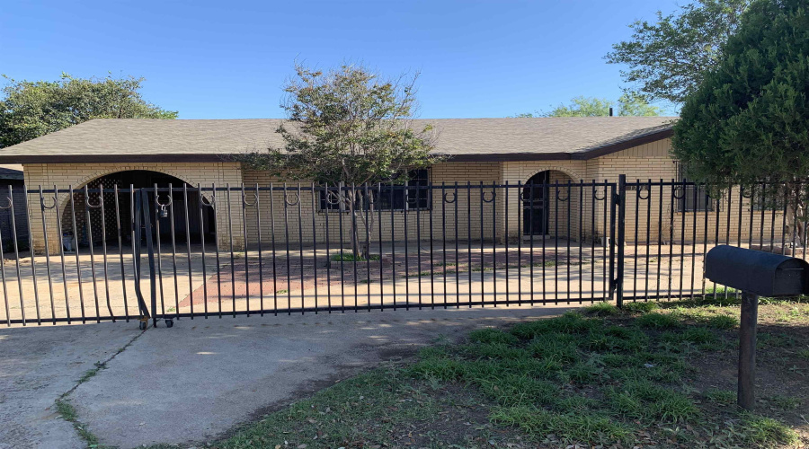 1718 Willow St, Laredo, Texas 78045, 3 Bedrooms Bedrooms, 5 Rooms Rooms,2 BathroomsBathrooms,Residential,For Rent,1718 Willow St,20262014