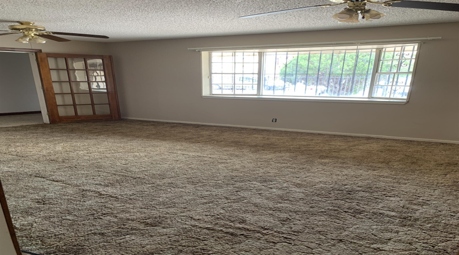 1718 Willow St, Laredo, Texas 78045, 3 Bedrooms Bedrooms, 5 Rooms Rooms,2 BathroomsBathrooms,Residential,For Rent,1718 Willow St,20262014