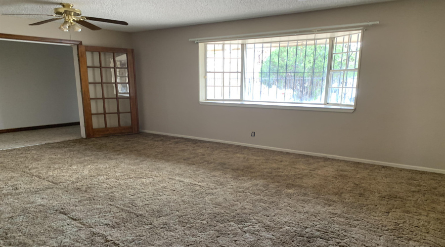 1718 Willow St, Laredo, Texas 78045, 3 Bedrooms Bedrooms, 5 Rooms Rooms,2 BathroomsBathrooms,Residential,For Rent,1718 Willow St,20262014
