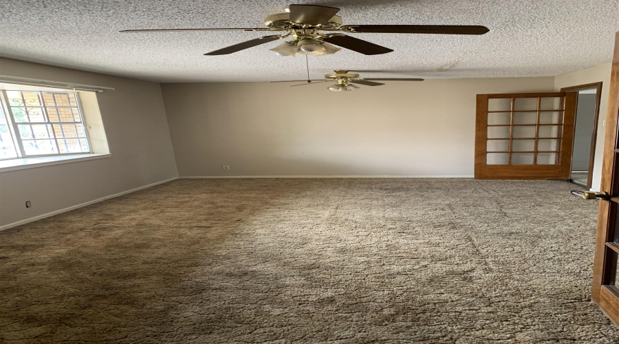 1718 Willow St, Laredo, Texas 78045, 3 Bedrooms Bedrooms, 5 Rooms Rooms,2 BathroomsBathrooms,Residential,For Rent,1718 Willow St,20262014