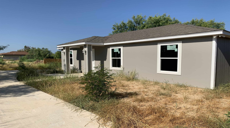 3413 Pine St, Laredo, Texas 78046, 2 Bedrooms Bedrooms, 3 Rooms Rooms,2 BathroomsBathrooms,Residential,For Rent,3413 Pine St,20262015