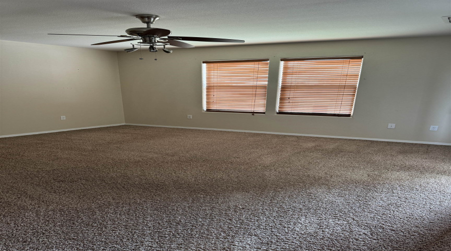 11310 Kirby Dr, Laredo, Texas 78045, 3 Bedrooms Bedrooms, 5 Rooms Rooms,2 BathroomsBathrooms,Residential,For Sale,11310 Kirby Dr,20262017