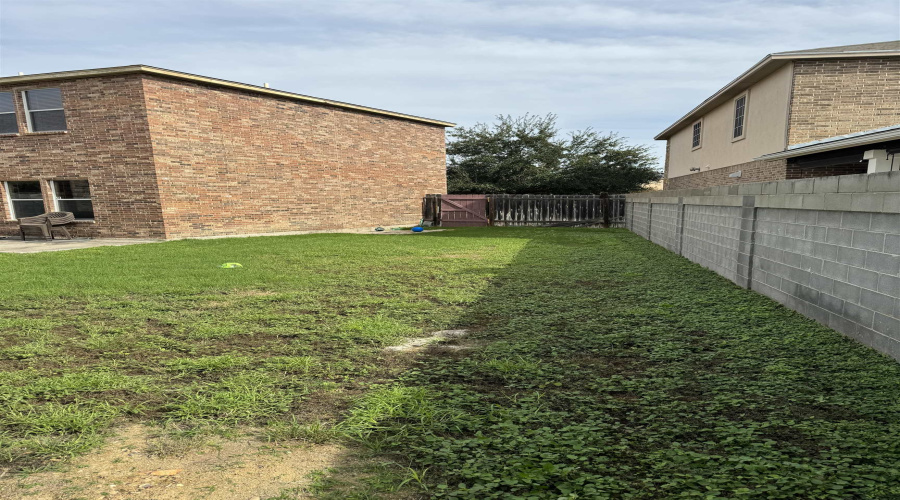 11310 Kirby Dr, Laredo, Texas 78045, 3 Bedrooms Bedrooms, 5 Rooms Rooms,2 BathroomsBathrooms,Residential,For Sale,11310 Kirby Dr,20262017
