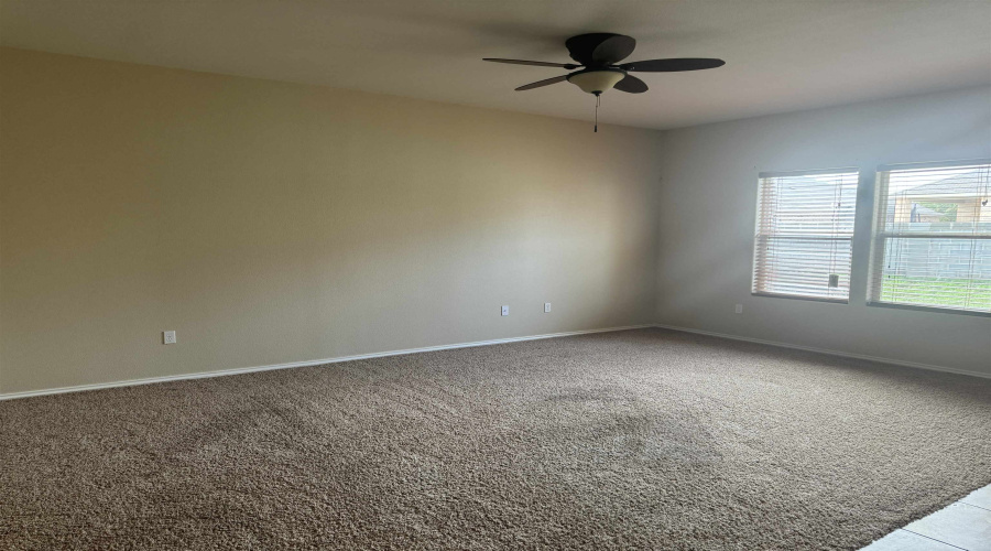 11310 Kirby Dr, Laredo, Texas 78045, 3 Bedrooms Bedrooms, 5 Rooms Rooms,2 BathroomsBathrooms,Residential,For Sale,11310 Kirby Dr,20262017