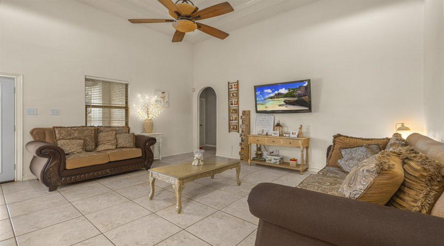 307 Lake Carnegie Ct., Laredo, Texas 78041, 3 Bedrooms Bedrooms, 6 Rooms Rooms,2 BathroomsBathrooms,Residential,For Sale,307 Lake Carnegie Ct.,20260756