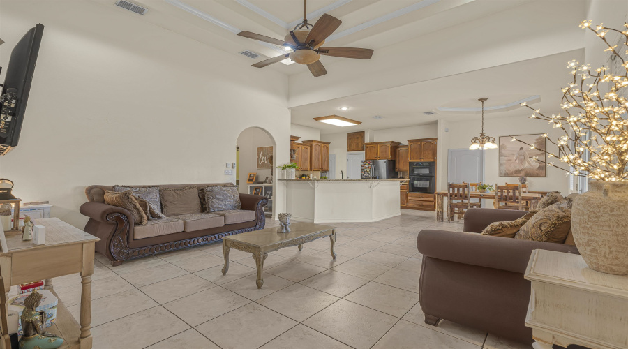 307 Lake Carnegie Ct., Laredo, Texas 78041, 3 Bedrooms Bedrooms, 6 Rooms Rooms,2 BathroomsBathrooms,Residential,For Sale,307 Lake Carnegie Ct.,20260756