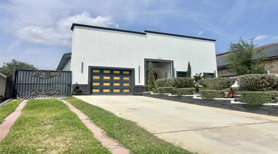 412 Soubirous Rd, Laredo, Texas 78045, 2 Bedrooms Bedrooms, 6 Rooms Rooms,2 BathroomsBathrooms,Residential,For Sale,412 Soubirous Rd,20262023