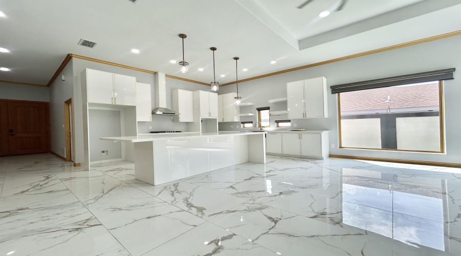 412 Soubirous Rd, Laredo, Texas 78045, 2 Bedrooms Bedrooms, 6 Rooms Rooms,2 BathroomsBathrooms,Residential,For Sale,412 Soubirous Rd,20262023