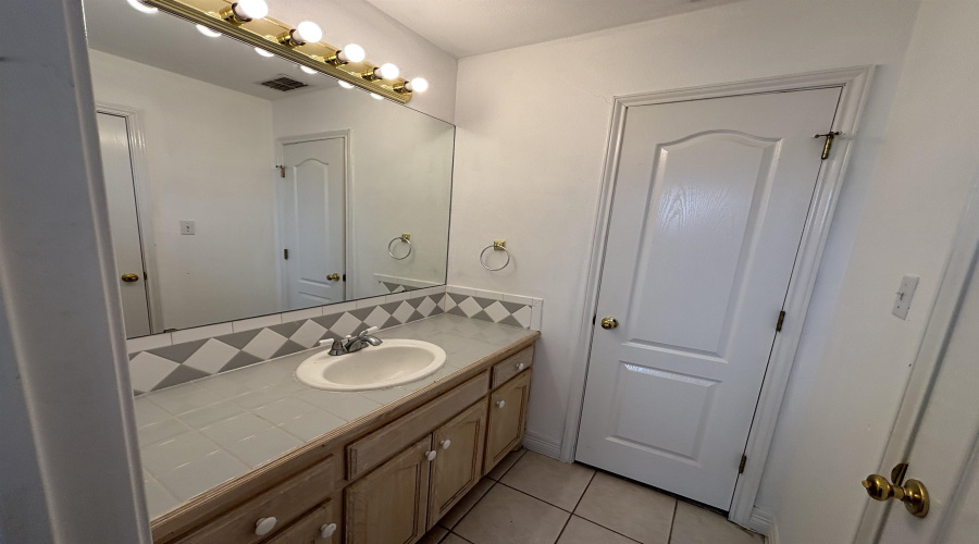 3022 Edgar Allan Poe Lp, Laredo, Texas 78045, 4 Bedrooms Bedrooms, 8 Rooms Rooms,3 BathroomsBathrooms,Residential,For Rent,3022 Edgar Allan Poe Lp,20262027