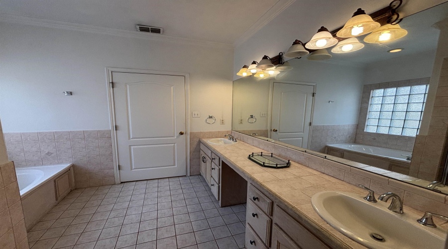 3022 Edgar Allan Poe Lp, Laredo, Texas 78045, 4 Bedrooms Bedrooms, 8 Rooms Rooms,3 BathroomsBathrooms,Residential,For Rent,3022 Edgar Allan Poe Lp,20262027