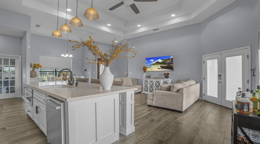 305 Cardinal St., ZAPATA, Texas 78076, 3 Bedrooms Bedrooms, 5 Rooms Rooms,3 BathroomsBathrooms,Residential,For Sale,305 Cardinal St.,20262028