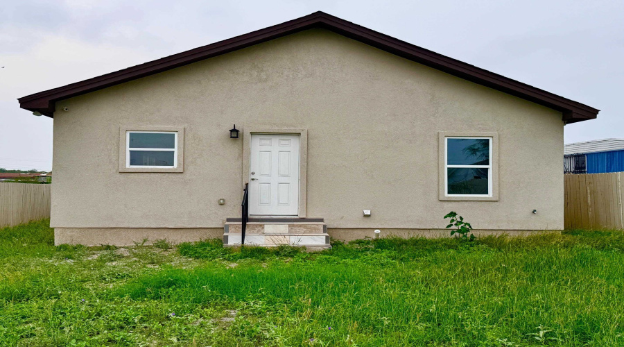 709 Palo De Rosa Loop, LAREDO, Texas 78043, 3 Bedrooms Bedrooms, 5 Rooms Rooms,2 BathroomsBathrooms,Residential,For Sale,709 Palo De Rosa Loop,20262031