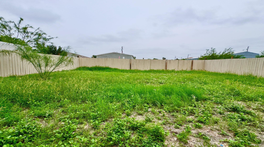 709 Palo De Rosa Loop, LAREDO, Texas 78043, 3 Bedrooms Bedrooms, 5 Rooms Rooms,2 BathroomsBathrooms,Residential,For Sale,709 Palo De Rosa Loop,20262031