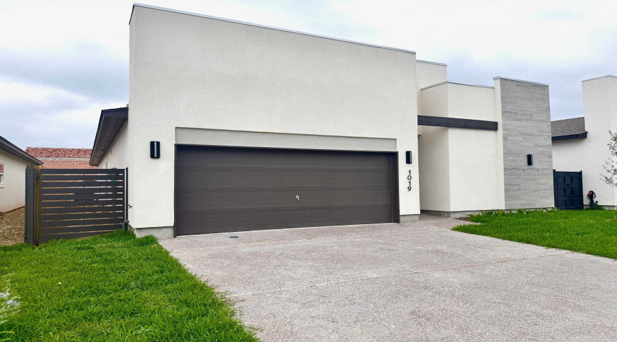 1019 Amezquita Dr., LAREDO, Texas 78045, 4 Bedrooms Bedrooms, 7 Rooms Rooms,2 BathroomsBathrooms,Residential,For Rent,1019 Amezquita Dr.,20262033
