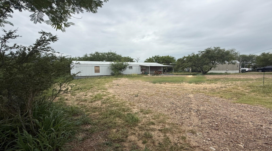 5325 Atwood Lane, Zapata, Texas 78076, 2 Bedrooms Bedrooms, 5 Rooms Rooms,2 BathroomsBathrooms,Residential,For Sale,5325 Atwood Lane,20251999