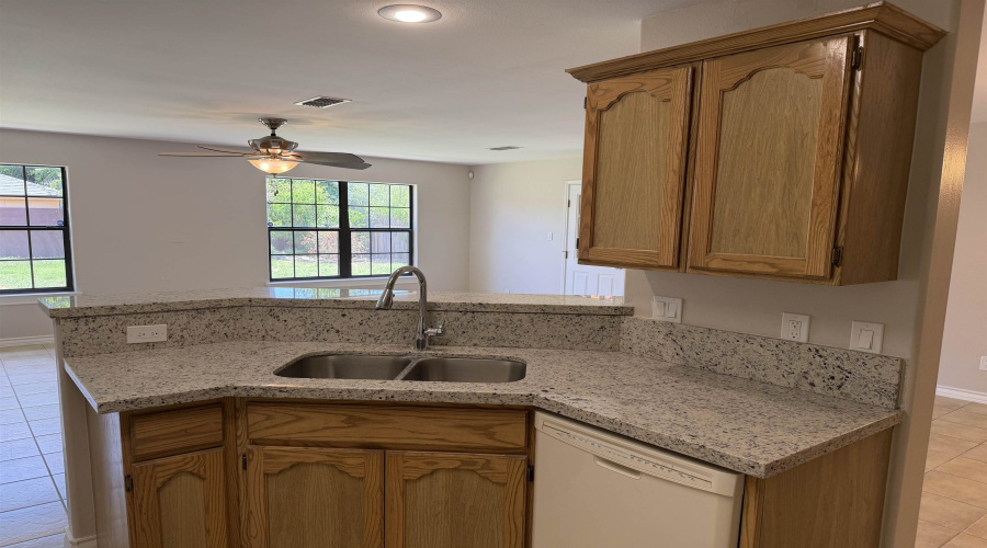 1513 Sweden Ln, Laredo, Texas 78045, 3 Bedrooms Bedrooms, 5 Rooms Rooms,2 BathroomsBathrooms,Residential,For Rent,1513 Sweden Ln,20262037