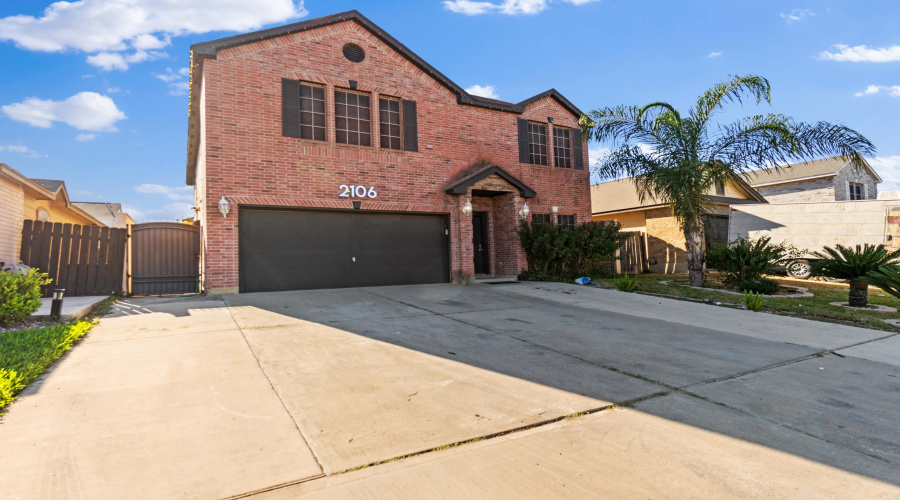 2106 Mallorca Dr, LAREDO, Texas 78046, 3 Bedrooms Bedrooms, 8 Rooms Rooms,3 BathroomsBathrooms,Residential,For Sale,2106 Mallorca Dr,20262038
