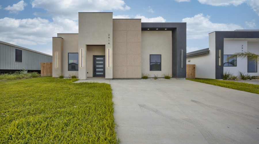 2914 Coventry Dr., LAREDO, Texas 78046, 3 Bedrooms Bedrooms, 5 Rooms Rooms,2 BathroomsBathrooms,Residential,For Sale,2914 Coventry Dr.,20262040