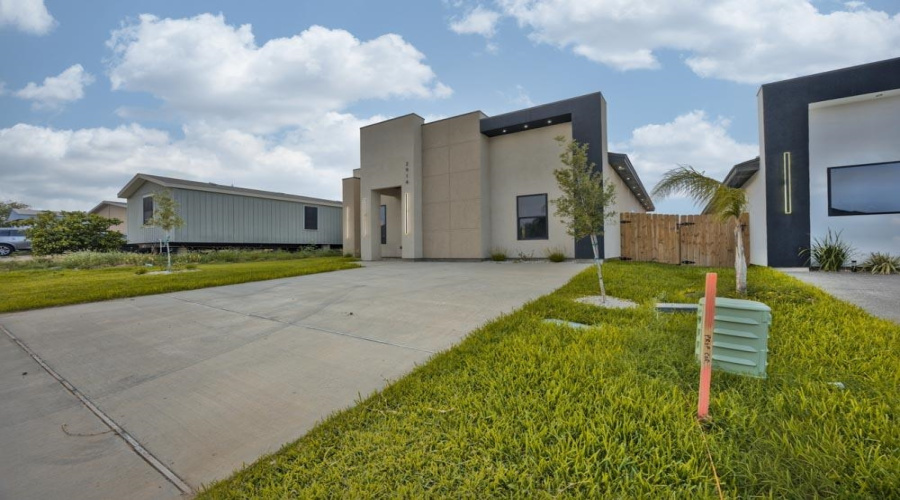 2914 Coventry Dr., LAREDO, Texas 78046, 3 Bedrooms Bedrooms, 5 Rooms Rooms,2 BathroomsBathrooms,Residential,For Sale,2914 Coventry Dr.,20262040