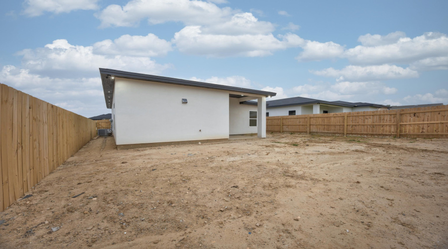 2918 Coventry Dr., LAREDO, Texas 78046, 3 Bedrooms Bedrooms, 5 Rooms Rooms,2 BathroomsBathrooms,Residential,For Sale,2918 Coventry Dr.,20262041