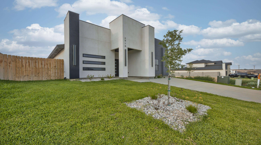 2918 Coventry Dr., LAREDO, Texas 78046, 3 Bedrooms Bedrooms, 5 Rooms Rooms,2 BathroomsBathrooms,Residential,For Sale,2918 Coventry Dr.,20262041