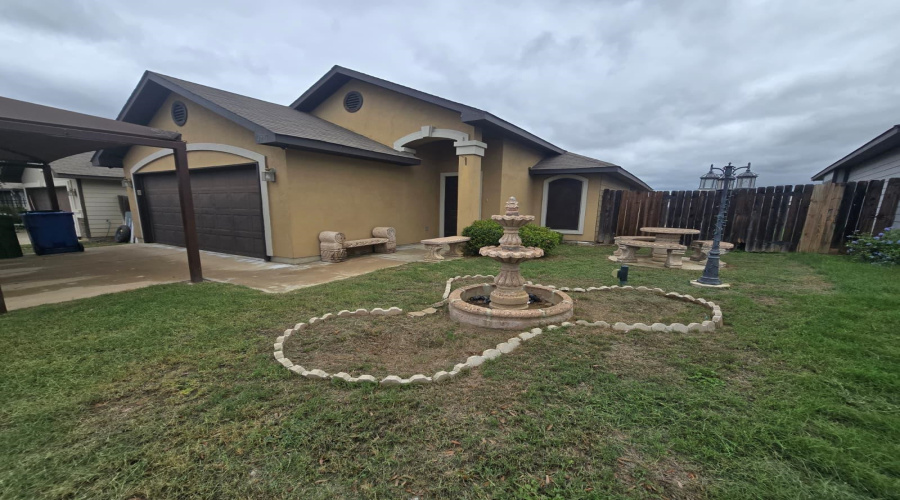 3711 Santos Morales, Laredo, Texas 99997-8046, 3 Bedrooms Bedrooms, 5 Rooms Rooms,2 BathroomsBathrooms,Residential,For Rent,3711 Santos Morales,20262042