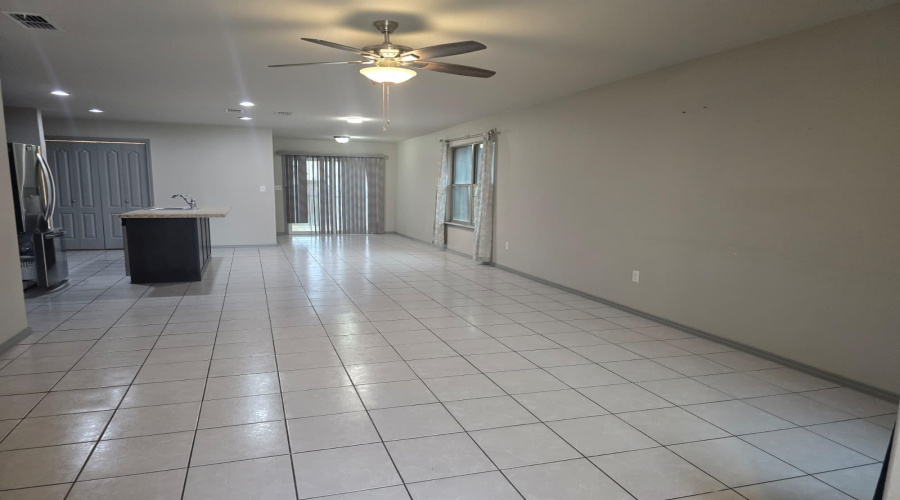 3711 Santos Morales, Laredo, Texas 99997-8046, 3 Bedrooms Bedrooms, 5 Rooms Rooms,2 BathroomsBathrooms,Residential,For Rent,3711 Santos Morales,20262042