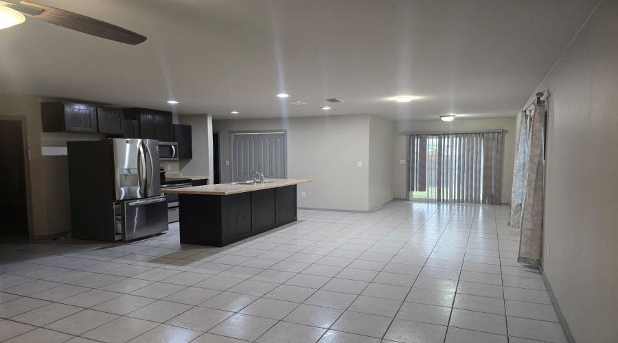 3711 Santos Morales, Laredo, Texas 99997-8046, 3 Bedrooms Bedrooms, 5 Rooms Rooms,2 BathroomsBathrooms,Residential,For Rent,3711 Santos Morales,20262042