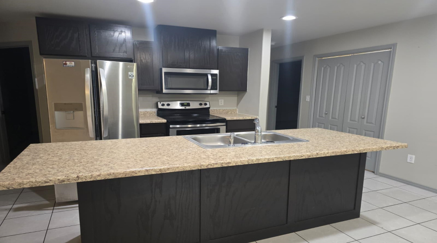3711 Santos Morales, Laredo, Texas 99997-8046, 3 Bedrooms Bedrooms, 5 Rooms Rooms,2 BathroomsBathrooms,Residential,For Rent,3711 Santos Morales,20262042
