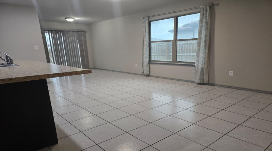 3711 Santos Morales, Laredo, Texas 99997-8046, 3 Bedrooms Bedrooms, 5 Rooms Rooms,2 BathroomsBathrooms,Residential,For Rent,3711 Santos Morales,20262042