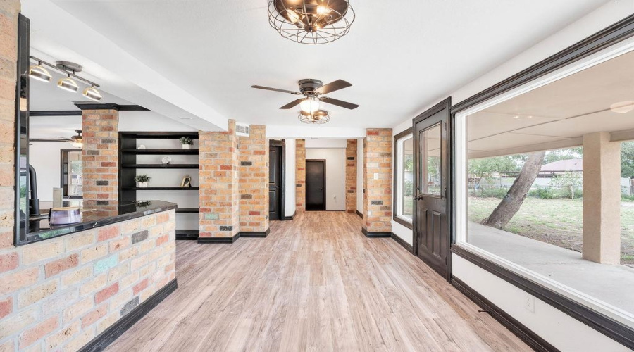 1902 Carla St, Zapata, Texas 78076, 5 Bedrooms Bedrooms, 7 Rooms Rooms,3 BathroomsBathrooms,Residential,For Sale,1902 Carla St,20262045