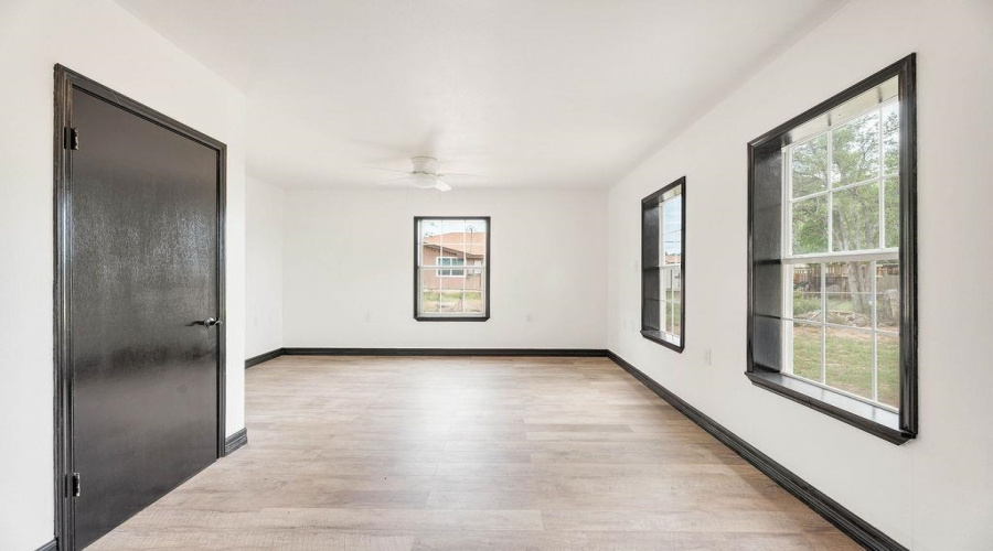 1902 Carla St, Zapata, Texas 78076, 5 Bedrooms Bedrooms, 7 Rooms Rooms,3 BathroomsBathrooms,Residential,For Sale,1902 Carla St,20262045