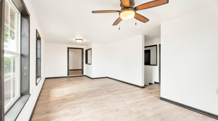 1902 Carla St, Zapata, Texas 78076, 5 Bedrooms Bedrooms, 7 Rooms Rooms,3 BathroomsBathrooms,Residential,For Sale,1902 Carla St,20262045