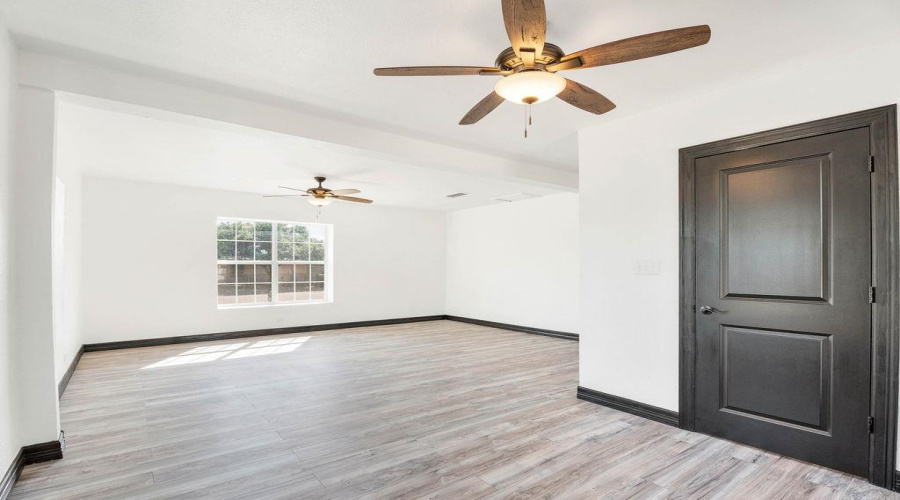 1902 Carla St, Zapata, Texas 78076, 5 Bedrooms Bedrooms, 7 Rooms Rooms,3 BathroomsBathrooms,Residential,For Sale,1902 Carla St,20262045