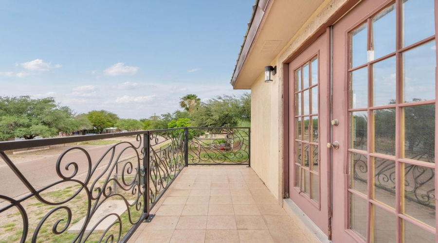 1902 Carla St, Zapata, Texas 78076, 5 Bedrooms Bedrooms, 7 Rooms Rooms,3 BathroomsBathrooms,Residential,For Sale,1902 Carla St,20262045