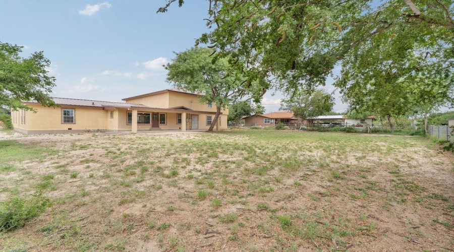 1902 Carla St, Zapata, Texas 78076, 5 Bedrooms Bedrooms, 7 Rooms Rooms,3 BathroomsBathrooms,Residential,For Sale,1902 Carla St,20262045