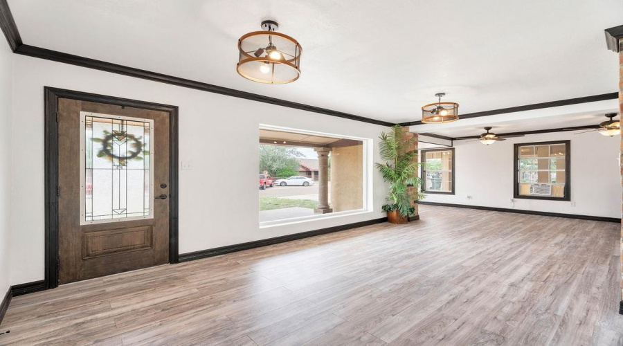 1902 Carla St, Zapata, Texas 78076, 5 Bedrooms Bedrooms, 7 Rooms Rooms,3 BathroomsBathrooms,Residential,For Sale,1902 Carla St,20262045