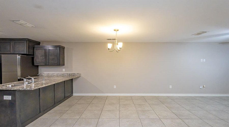 2203 Durazno Ct., Laredo, Texas 78046, 4 Bedrooms Bedrooms, 6 Rooms Rooms,2 BathroomsBathrooms,Residential,For Sale,2203 Durazno Ct.,20262047