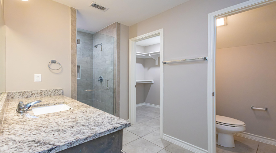 2203 Durazno Ct., Laredo, Texas 78046, 4 Bedrooms Bedrooms, 6 Rooms Rooms,2 BathroomsBathrooms,Residential,For Sale,2203 Durazno Ct.,20262047