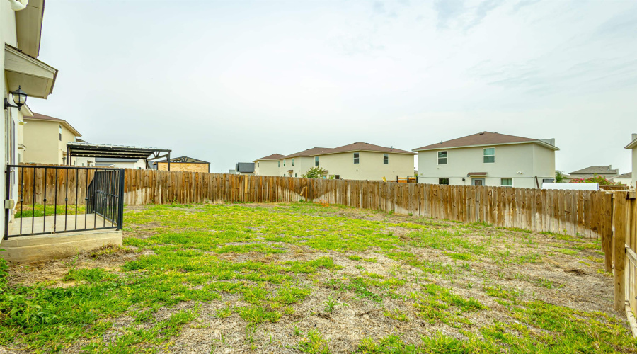 2203 Durazno Ct., Laredo, Texas 78046, 4 Bedrooms Bedrooms, 6 Rooms Rooms,2 BathroomsBathrooms,Residential,For Sale,2203 Durazno Ct.,20262047