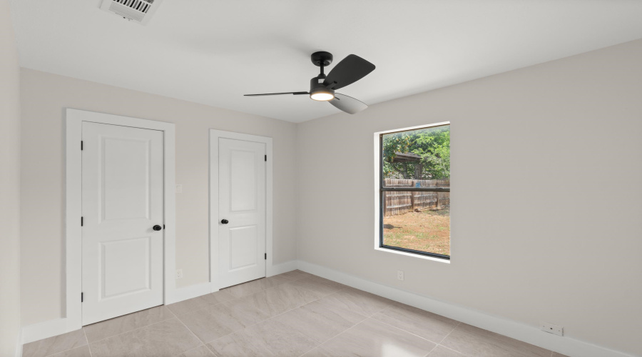 813 Deer Ln, Laredo, Texas 78045, 3 Bedrooms Bedrooms, 5 Rooms Rooms,2 BathroomsBathrooms,Residential,For Sale,813 Deer Ln,20262049