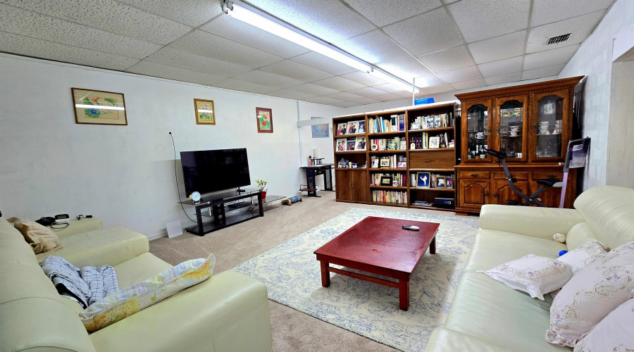 1309 Grant St, Laredo, Texas 78040, ,2 BathroomsBathrooms,Commercial retail/office,For Sale,1309 Grant St,20262056