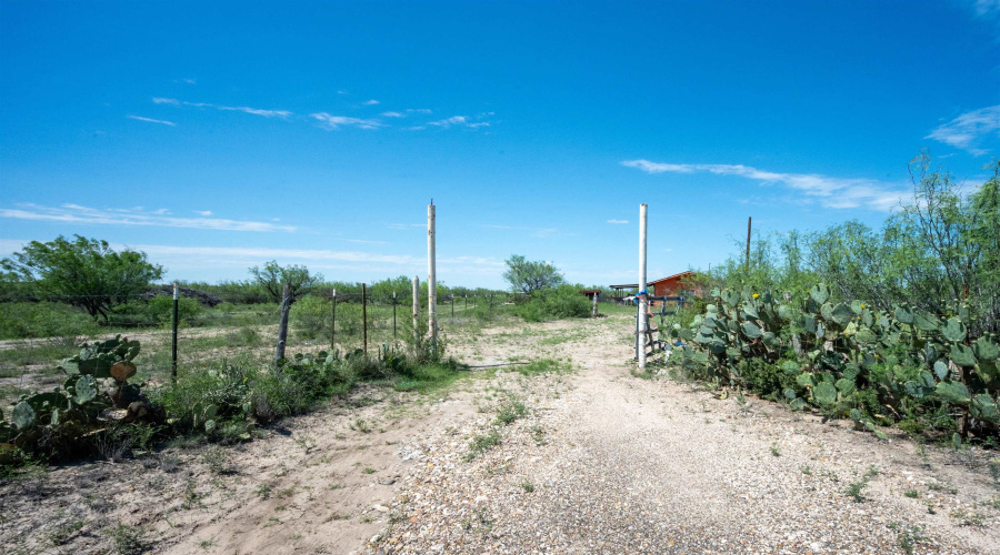 212 Sal si Puedes, Laredo, Texas 78044, ,Land,For Sale,212 Sal si Puedes,20262057