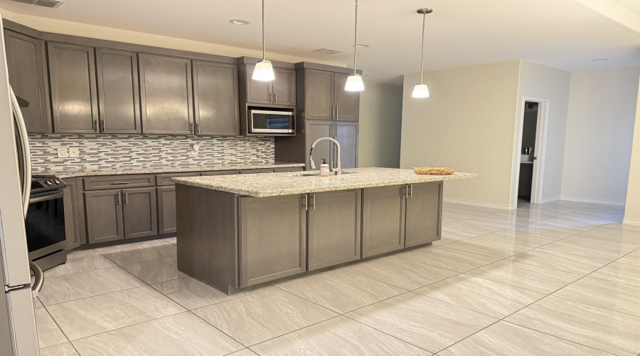 1505 Orto Dr., Laredo, Texas 78045, 3 Bedrooms Bedrooms, 5 Rooms Rooms,2 BathroomsBathrooms,Residential,For Rent,1505 Orto Dr.,20262058
