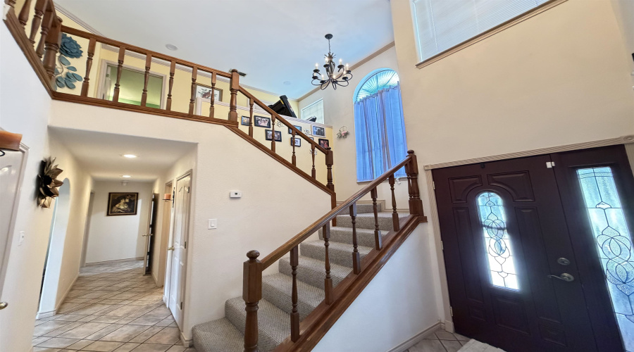 1524 Summit Dr, Laredo, Texas 78045, 3 Bedrooms Bedrooms, 7 Rooms Rooms,2 BathroomsBathrooms,Residential,For Sale,1524 Summit Dr,20262059