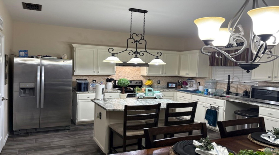 403 Estrella Dr, Lardo, Texas 78043, 3 Bedrooms Bedrooms, 5 Rooms Rooms,2 BathroomsBathrooms,Residential,For Sale,403 Estrella Dr,20262062