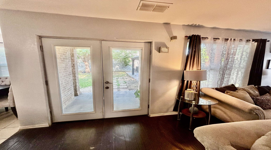 2027 Lima Lp, Laredo, Texas 78045, 4 Bedrooms Bedrooms, 5 Rooms Rooms,2 BathroomsBathrooms,Residential,For Sale,2027 Lima Lp,20262069
