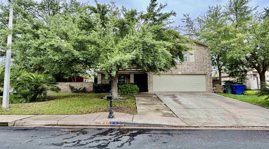 2027 Lima Lp, Laredo, Texas 78045, 4 Bedrooms Bedrooms, 5 Rooms Rooms,2 BathroomsBathrooms,Residential,For Sale,2027 Lima Lp,20262069